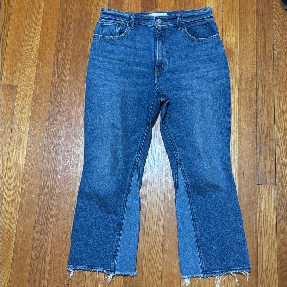 Abercrombie & Fitch Kick Flare Ultra High Rise